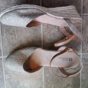 White Mountain Sandal size 9